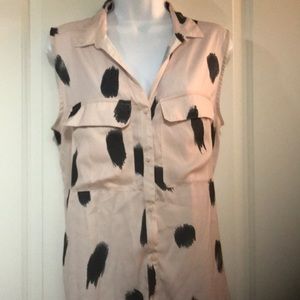H&M button up sleeveless blouse